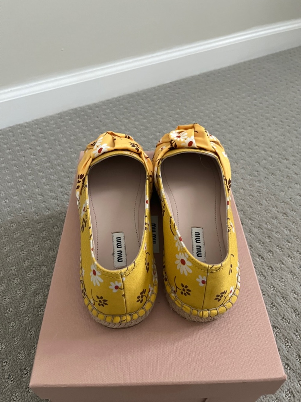 Miu Miu Yellow Floral Knot Espadrille Loafers with Daisy Print - Picture 4 of 6